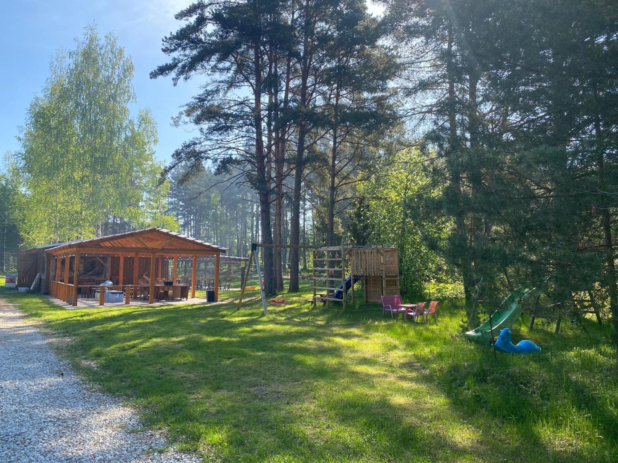Metsaaeaere Accommodation Uulu Eksteriør billede